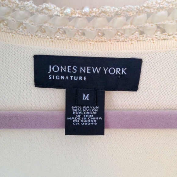 Cream V Neck Sweater with Pearl and Ribbon Details - new with tags - Picture 5 of 6